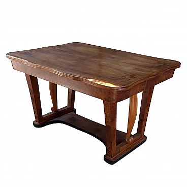 Table in briarwood, 30s