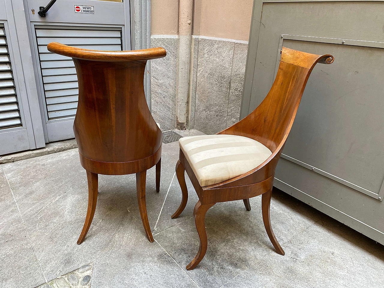 6 Charles X walnut French armchairs, 19th century 1253680