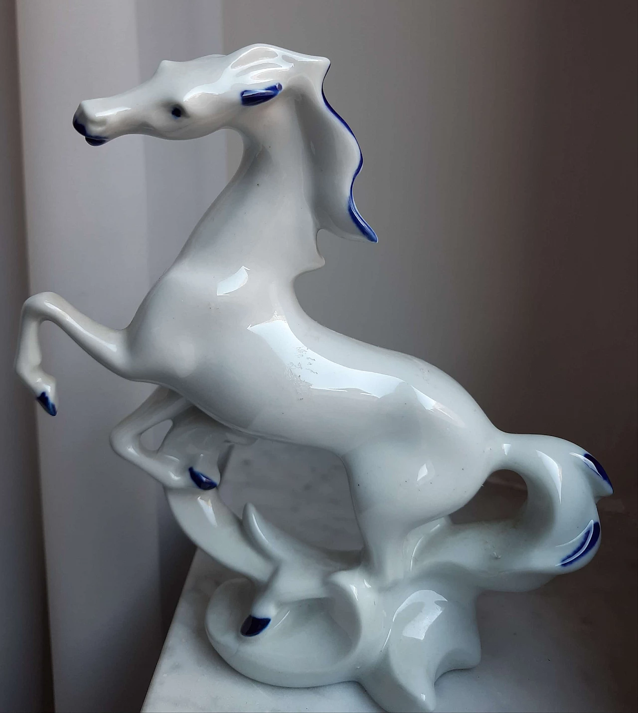 Scultura di un cavallo in porcellana Capodimonte di Richard Ginori, anni '50 1272665