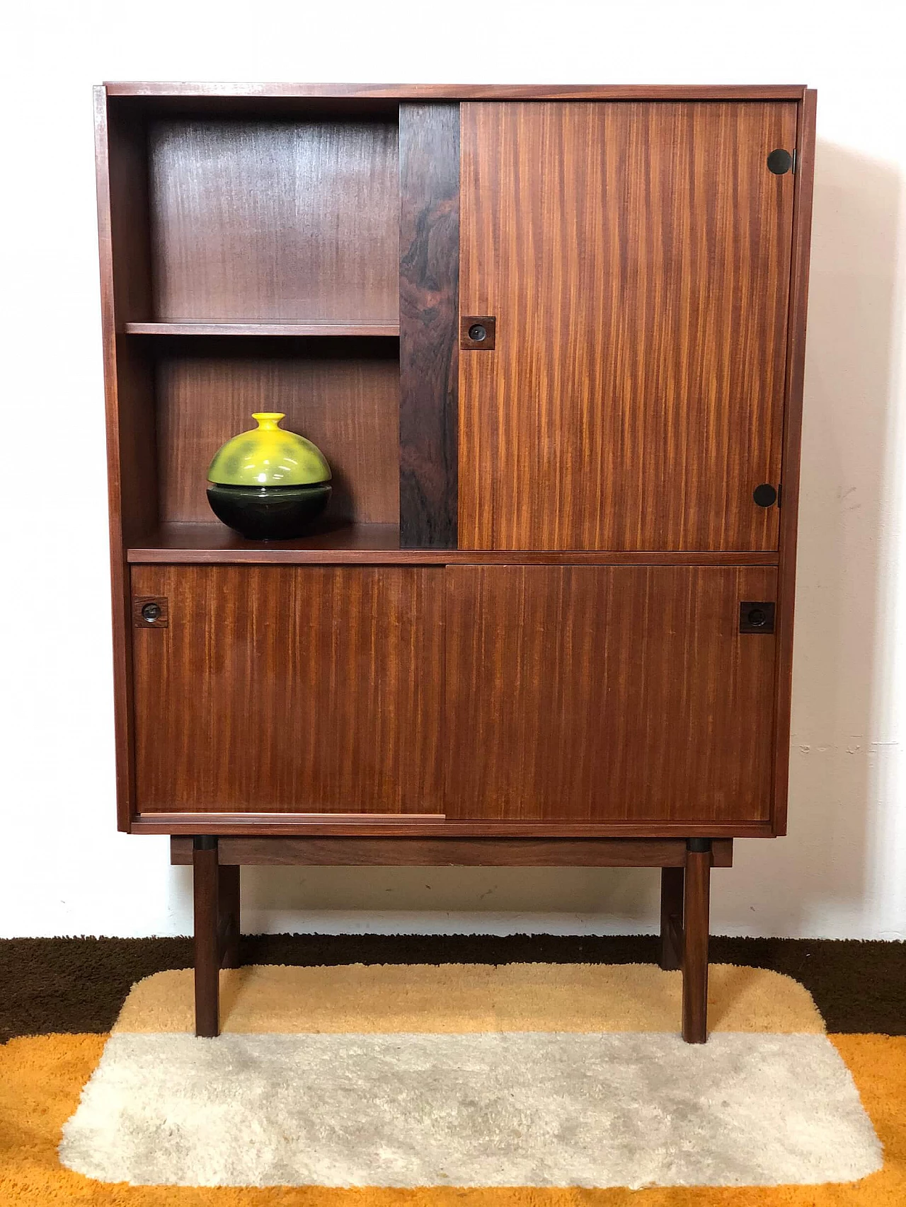 Credenza alta impiallacciata in teak di Barovero Torino, anni '60 1279026