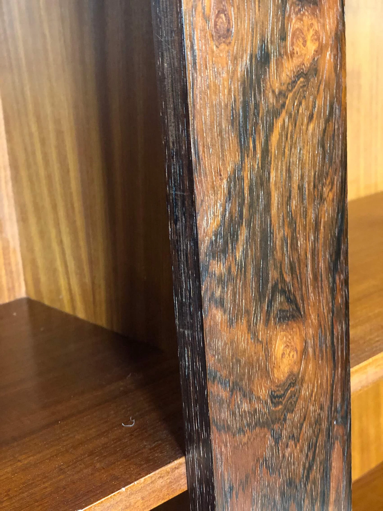 Credenza alta impiallacciata in teak di Barovero Torino, anni '60 1279031