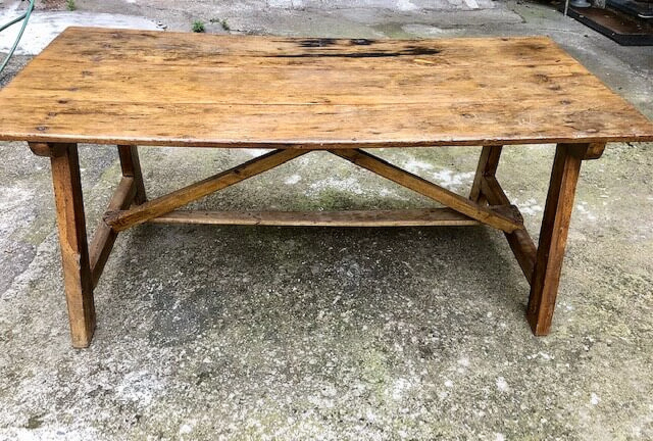 Table with trestle in wood, 18th century 1302357