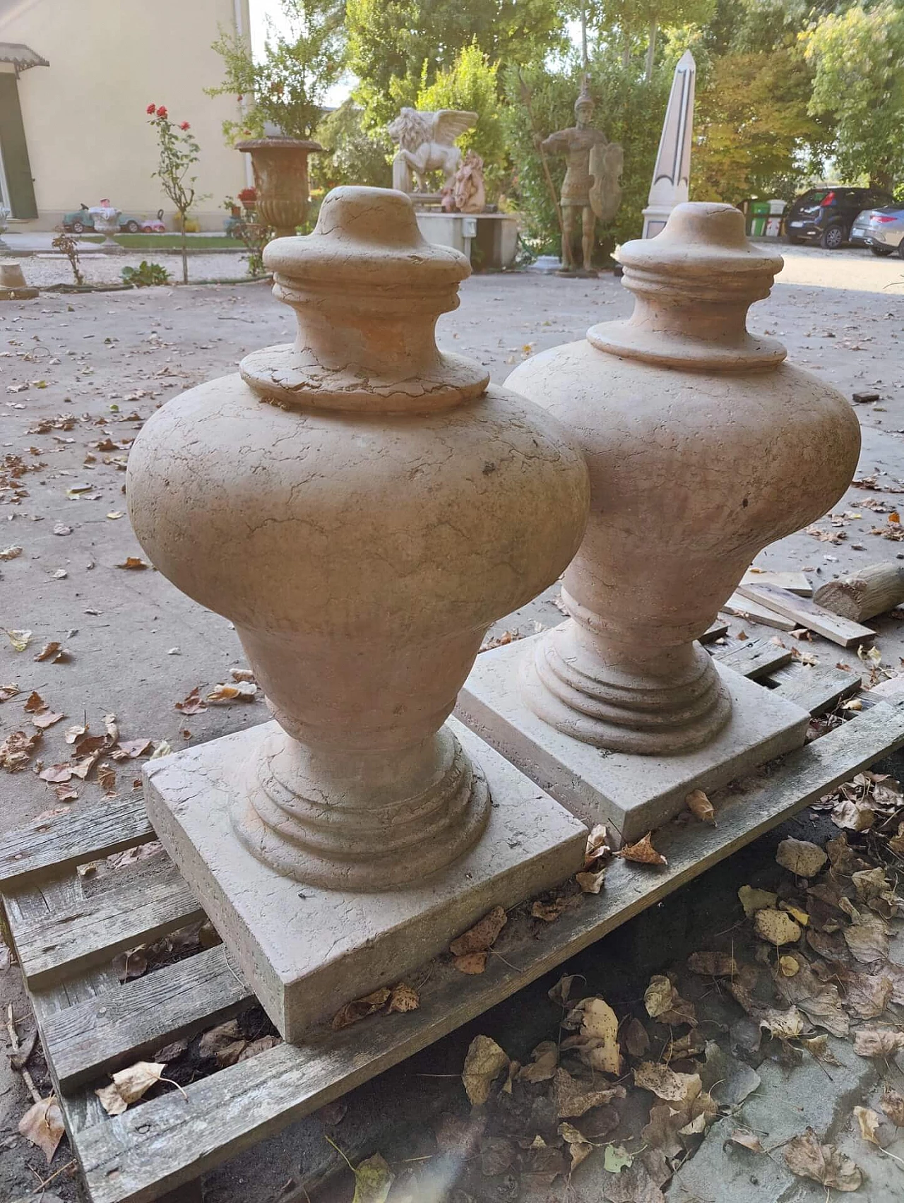 Pair of capitals in red Verona marble, 19th century 1306002