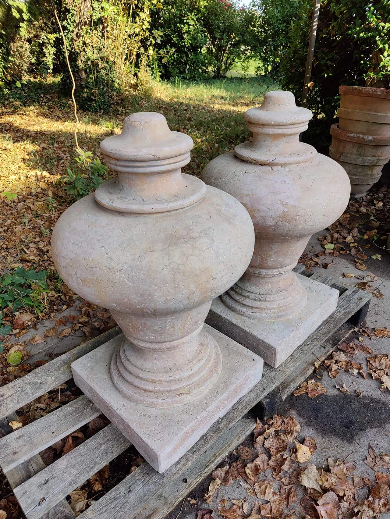 Pair of capitals in red Verona marble, 19th century 1306008