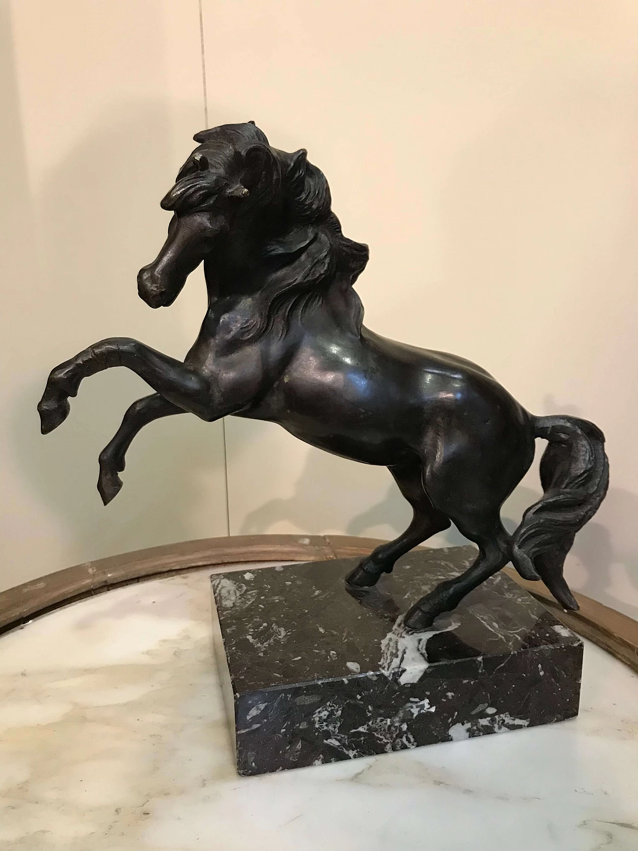 Cavallo in bronzo su base in marmo, ‘800 1306372