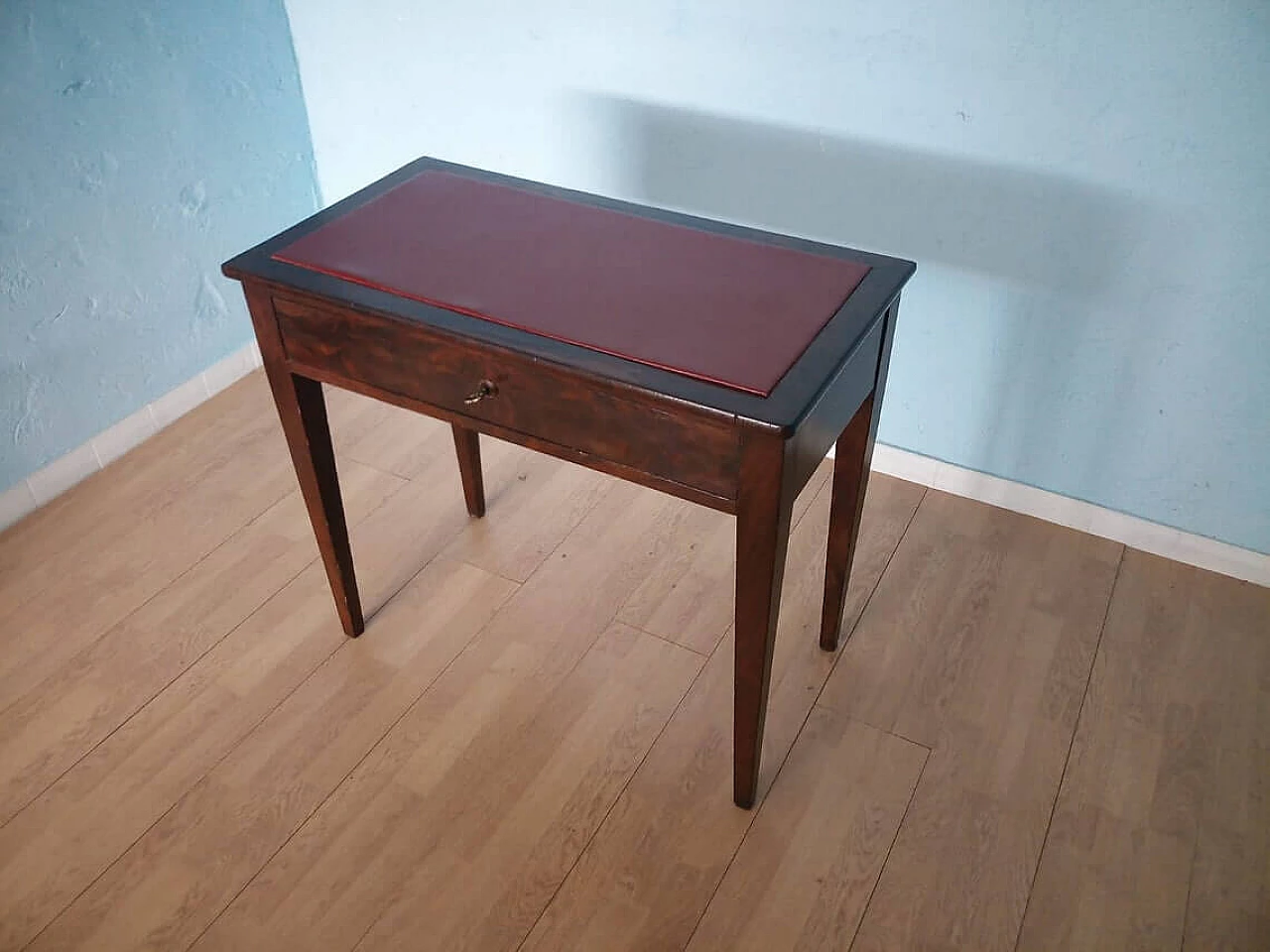 Mahogany coffee table with leather top, 19th century 1323607