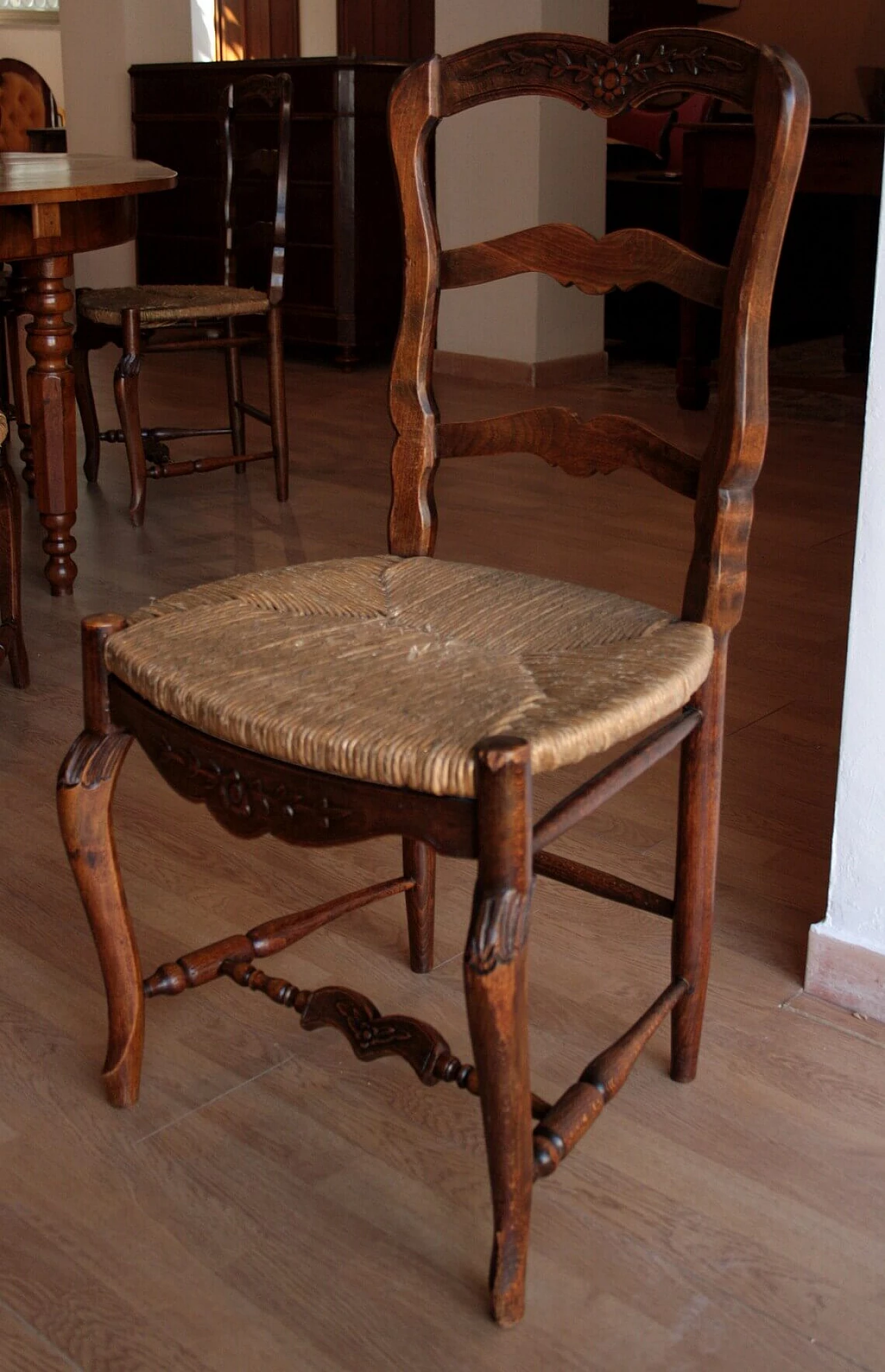 6 Provencal wooden chairs with straw seat, 19th century 1323629