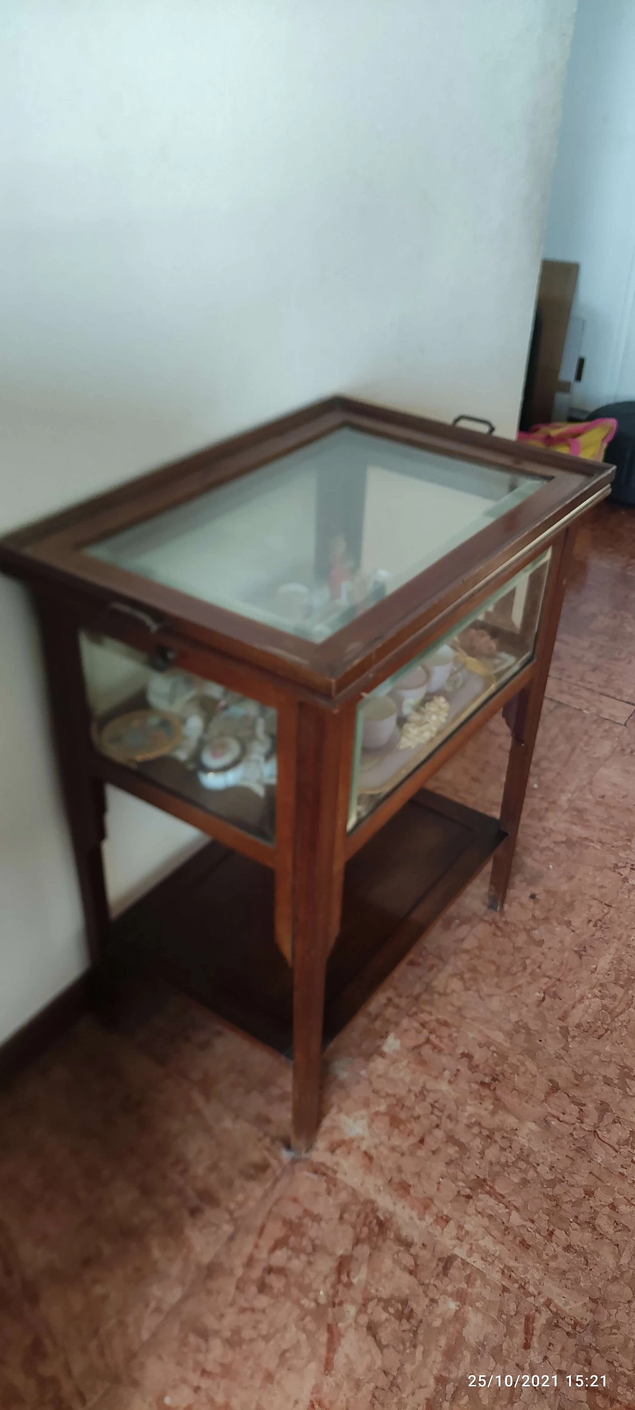 Wooden display cabinet with shelves, 1960s 1331708