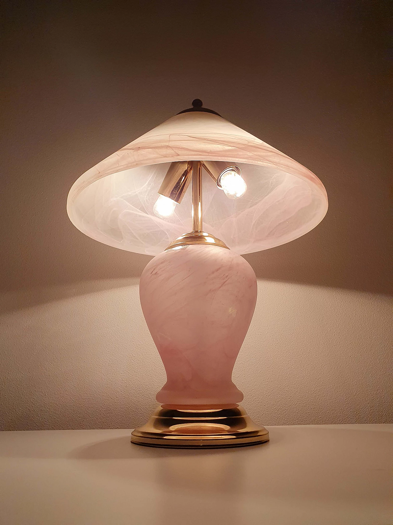 Lampada da tavolo in vetro di Murano rosa satinato, anni '70 1340004