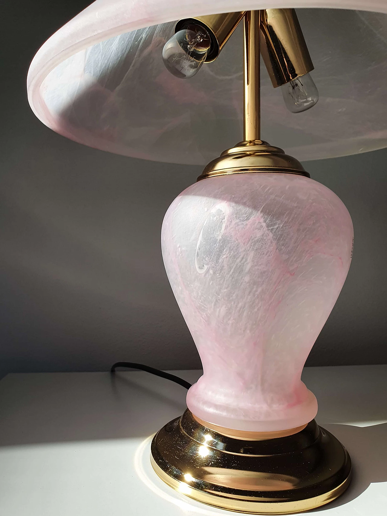 Lampada da tavolo in vetro di Murano rosa satinato, anni '70 1340008