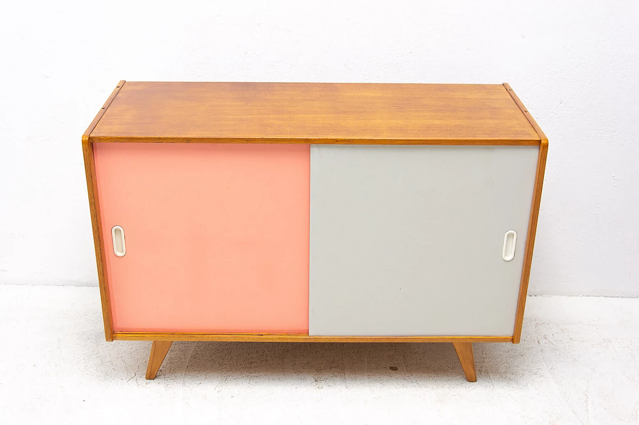 Credenza U-452 di Jiří Jiroutek, anni '60 1341860