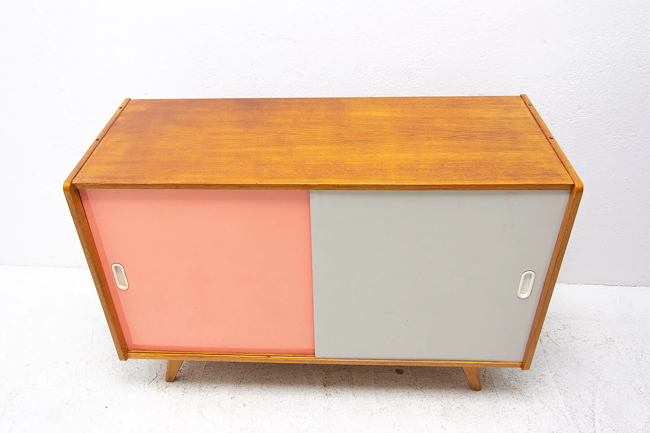 Credenza U-452 di Jiří Jiroutek, anni '60 1341869