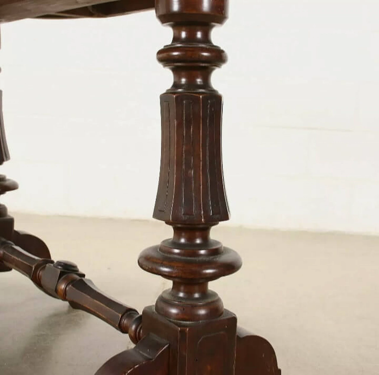 Small table with walnut-root top, 19th century 1343265