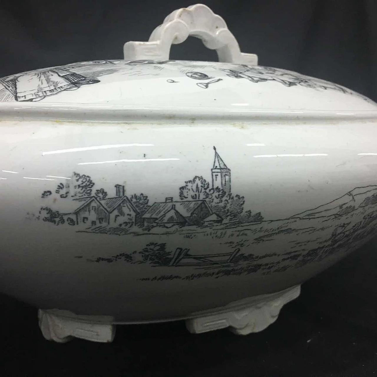 Victorian soup tureen in black and white ceramic, 19th Century 1345245