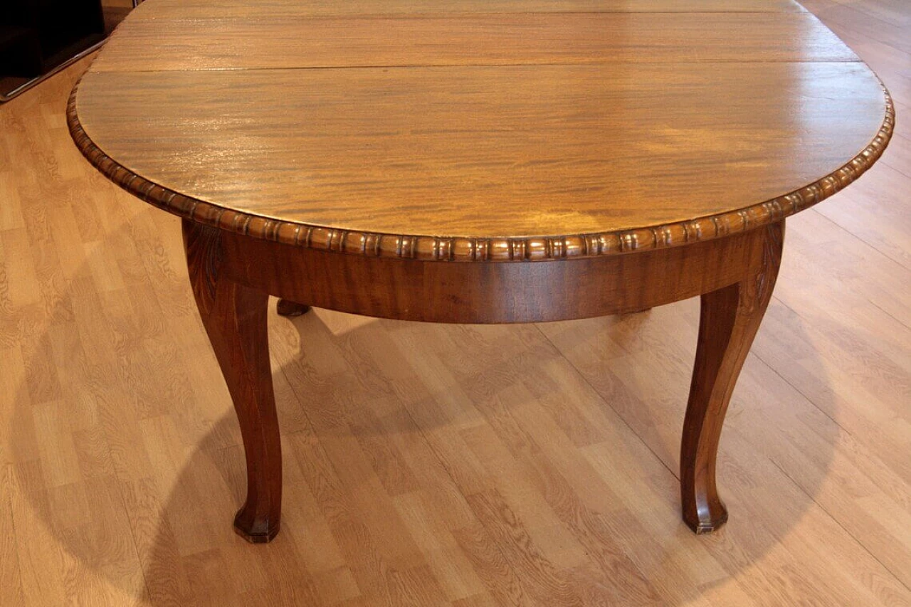 Extendable round table in oak, 20s 1353429