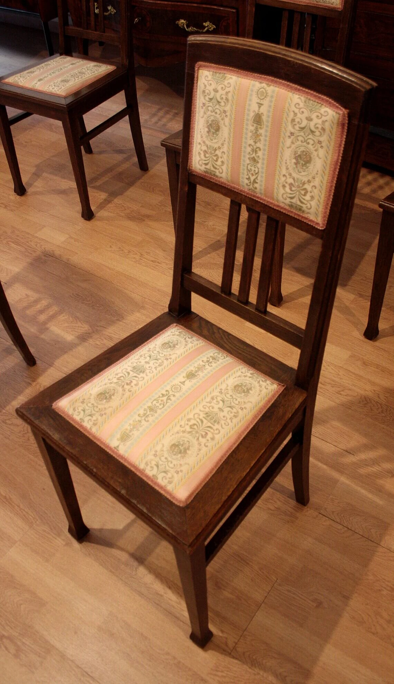 6 Fabric and oak chairs, 1920s 1353443