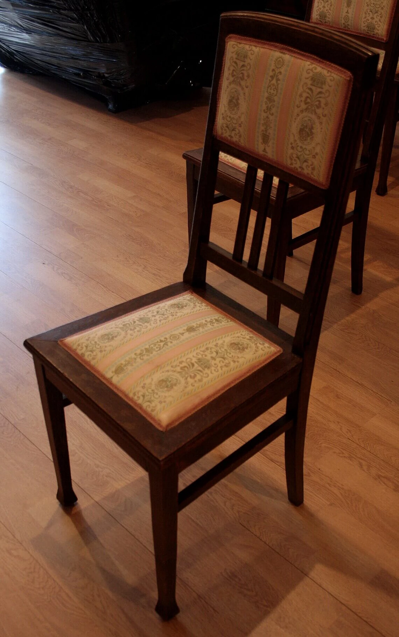 6 Fabric and oak chairs, 1920s 1353445