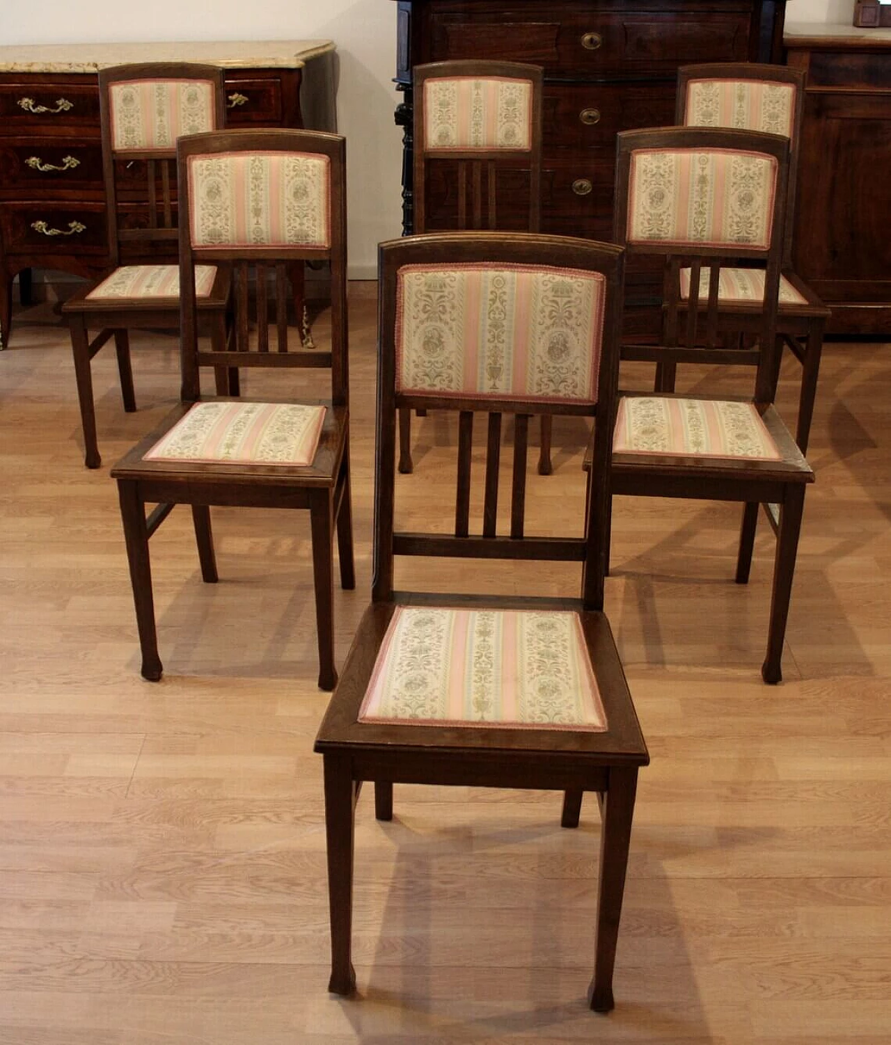 6 Fabric and oak chairs, 1920s 1353447