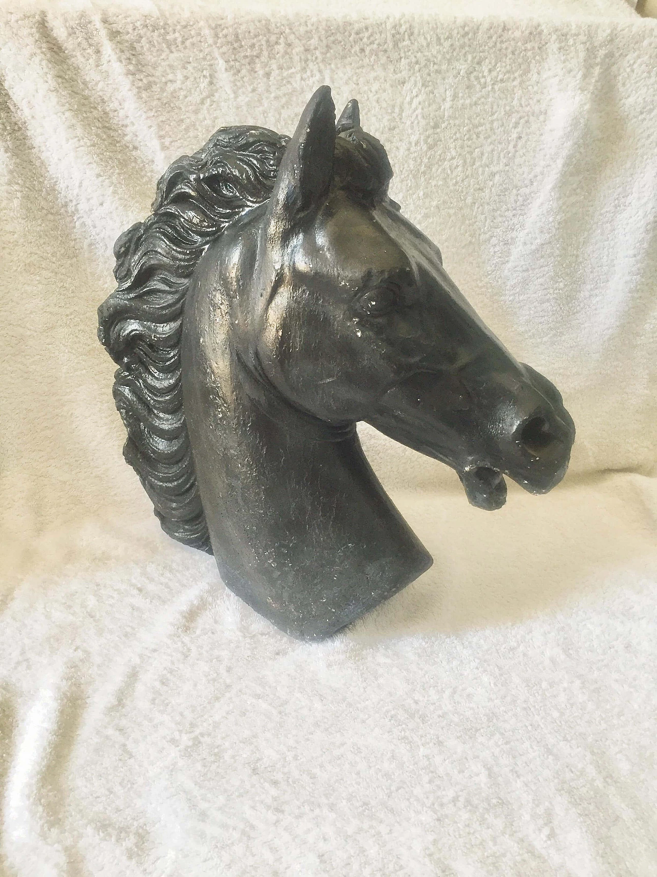 Neoclassical sculpture of horse in plaster, 50s 1357133