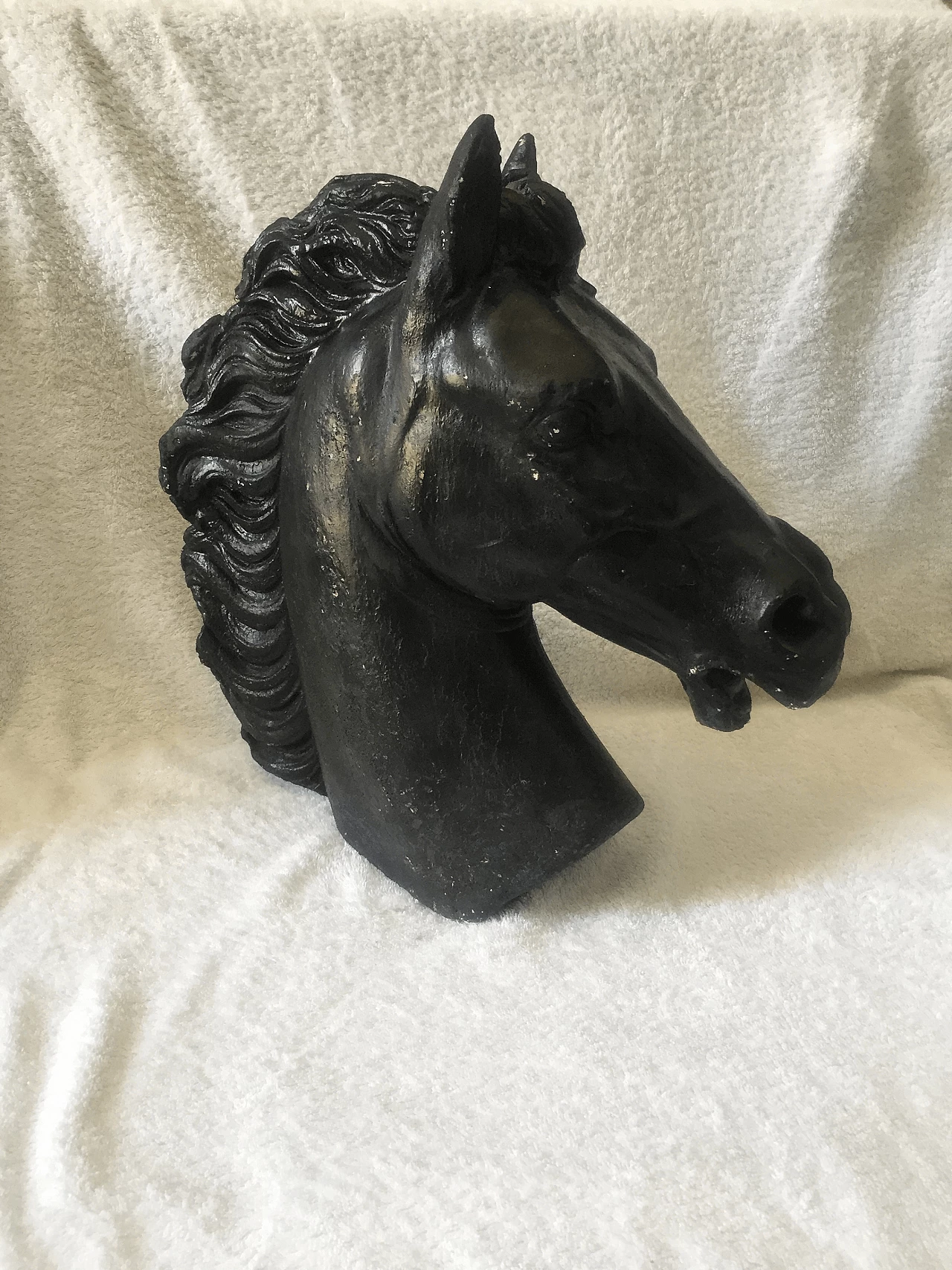 Neoclassical sculpture of horse in plaster, 50s 1357139