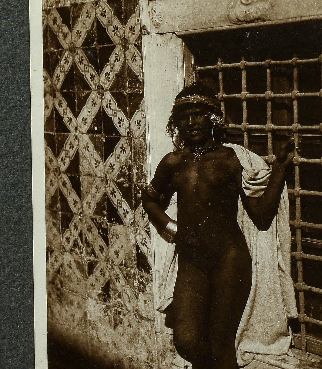 Photograph of a nude woman, 20s 1363227