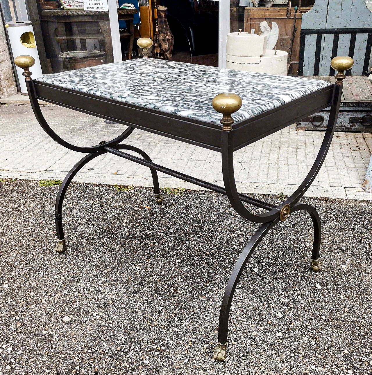 Coffee table in wrought iron with brass feet and bevelled marble top, 80s 1364270