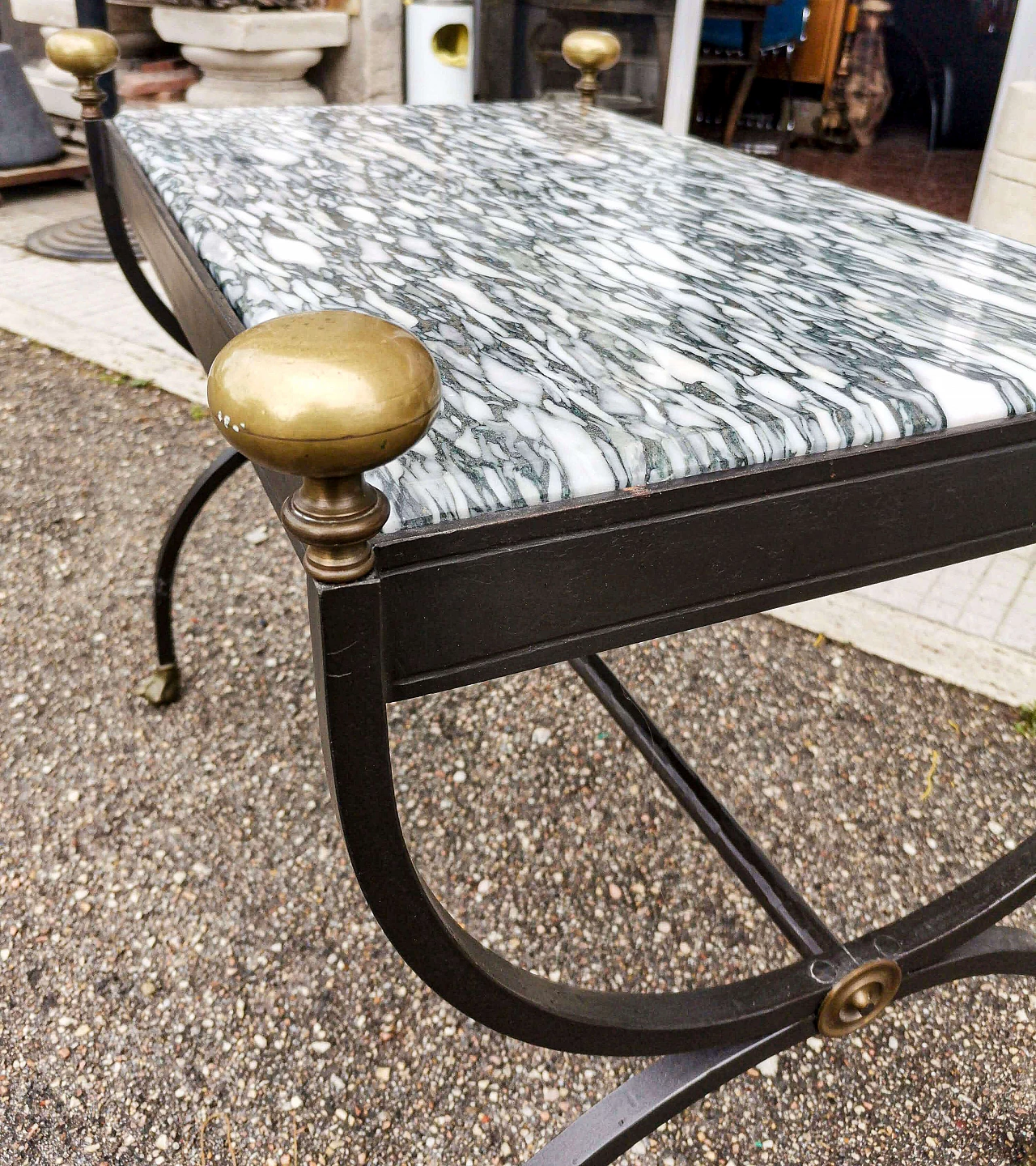 Coffee table in wrought iron with brass feet and bevelled marble top, 80s 1364271