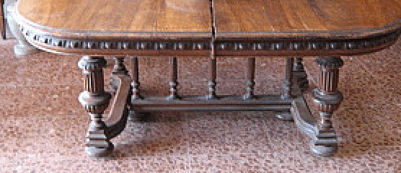 Extending table in solid walnut, 19th century 1364793