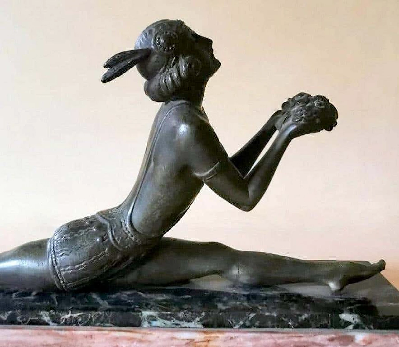 Art Noveau statuette of a young dancer in bronze with marble base, 1920s 1367449