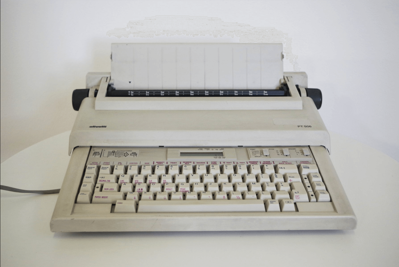 Macchina da scrivere elettronica PT-506 di Olivetti, anni '80