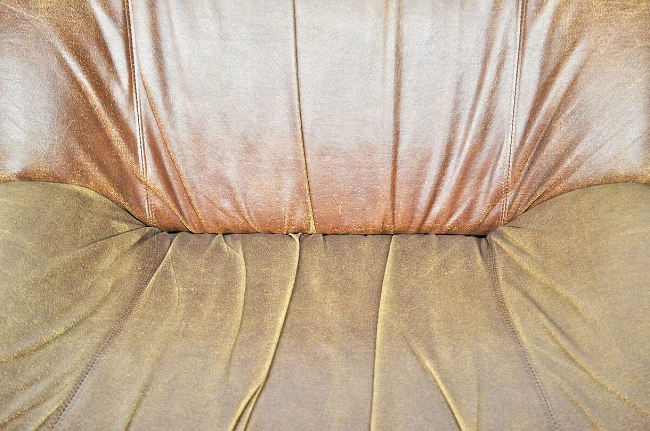 4 Armchairs in leather and fabric with coffee table in glass, fabric and leather by Swan, 70s 1381403