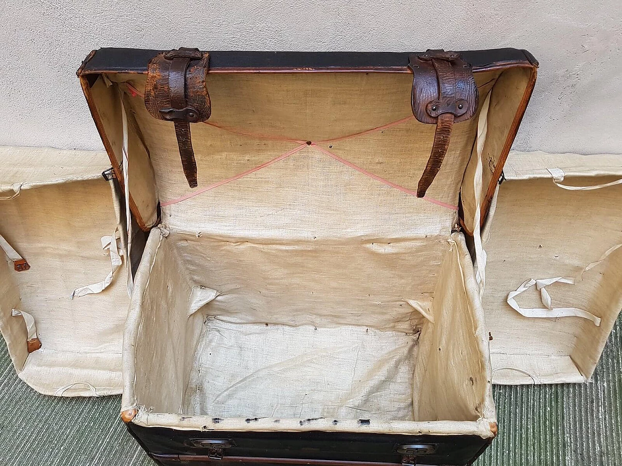 Trunk in wood, leather and fabric, 30s 1387000