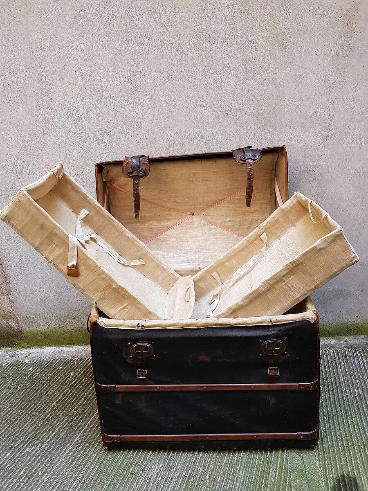 Trunk in wood, leather and fabric, 30s 1387002