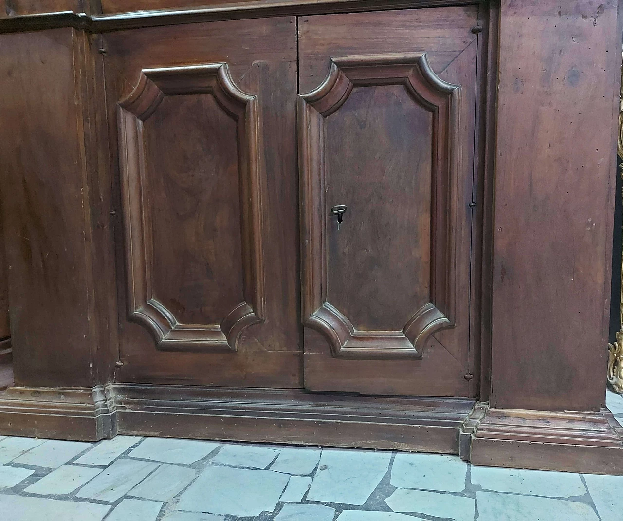 Solid walnut sideboard from the Louis XIV period, 18th century 1406320