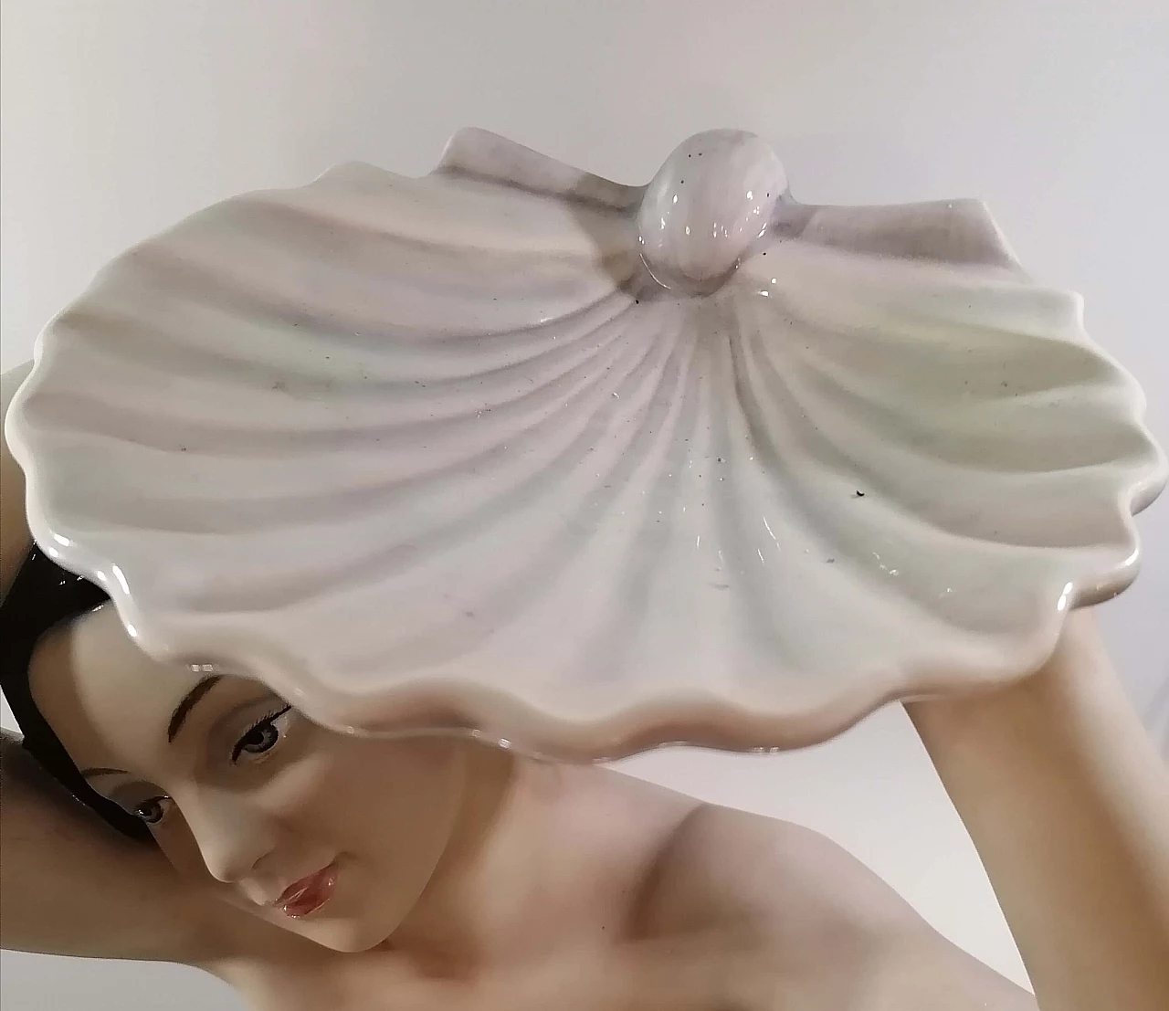 Scultura di Nudo con conchiglia in ceramica Bigi della ditta Lenci, anni '40 1444591