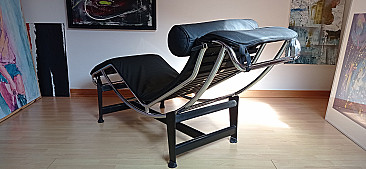 Chaise longue LC4 di Le Corbusier in pelle nera dal Alivar Mvsevm, anni '80