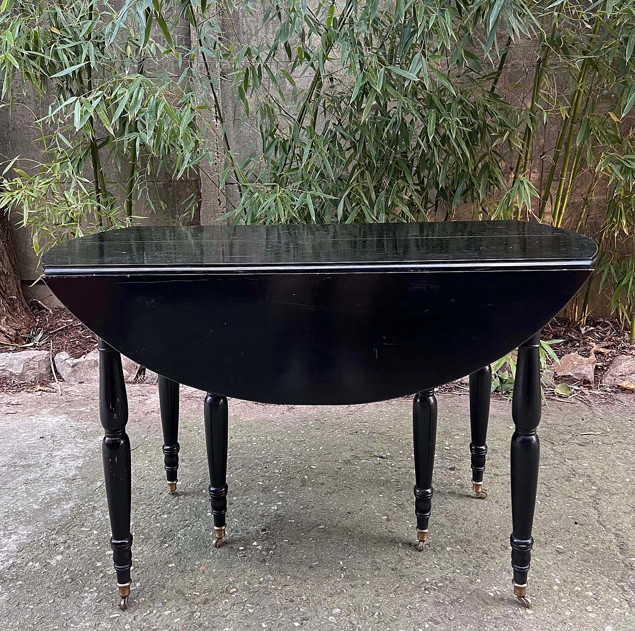 Ebonised mahogany extending table, 19th century 1469169