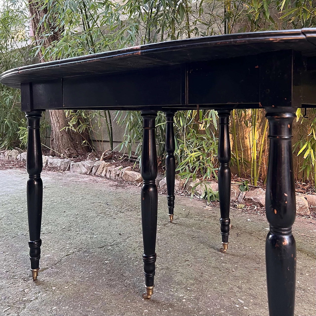 Ebonised mahogany extending table, 19th century 1469171