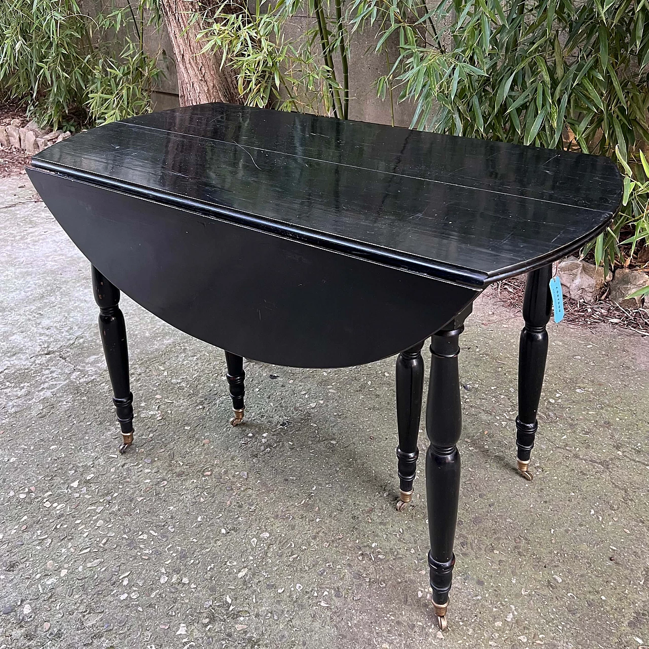 Ebonised mahogany extending table, 19th century 1469172