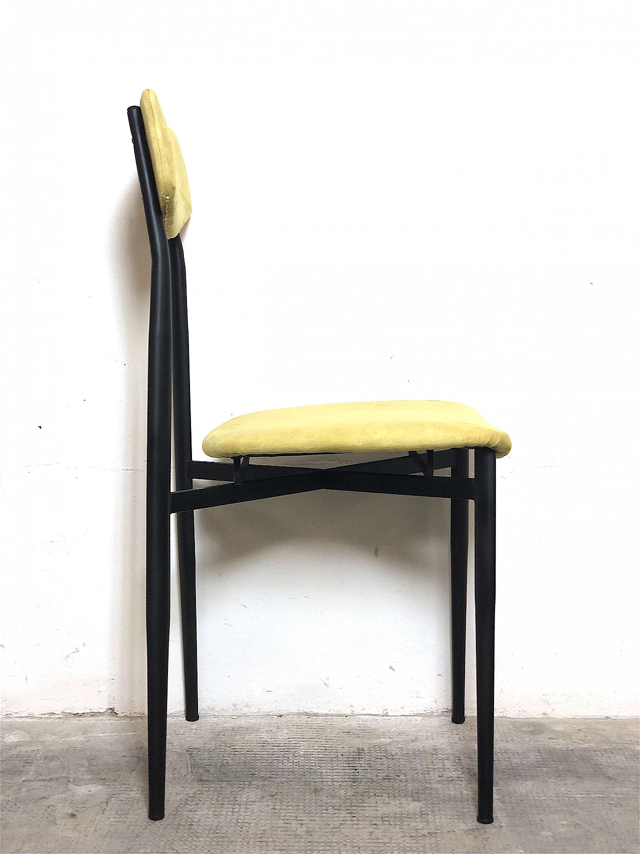 6 Metal and yellow microfibre chairs, 1960s 1479249