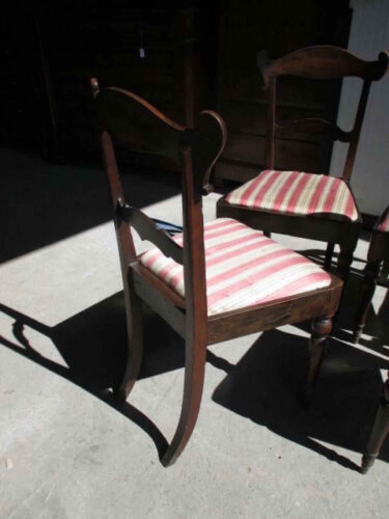 6 Charles X chairs in walnut and sycamore, mid 19th century 7