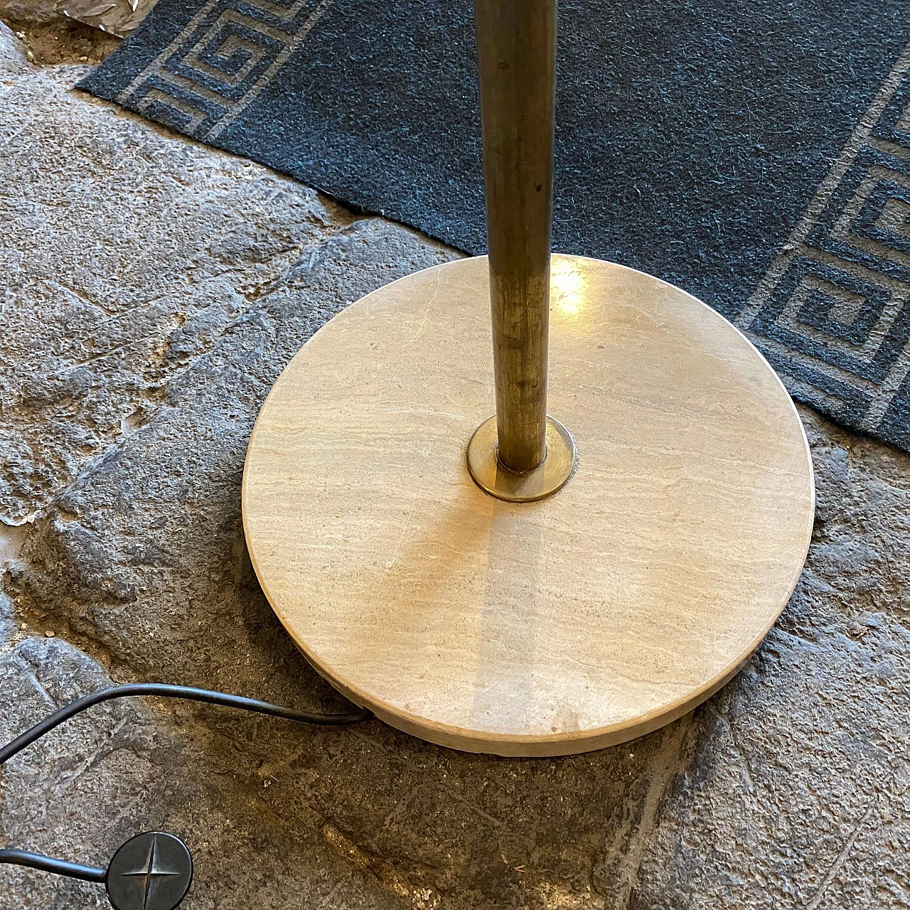 Brass and glass floor lamp by Arredoluce, 1960s 11