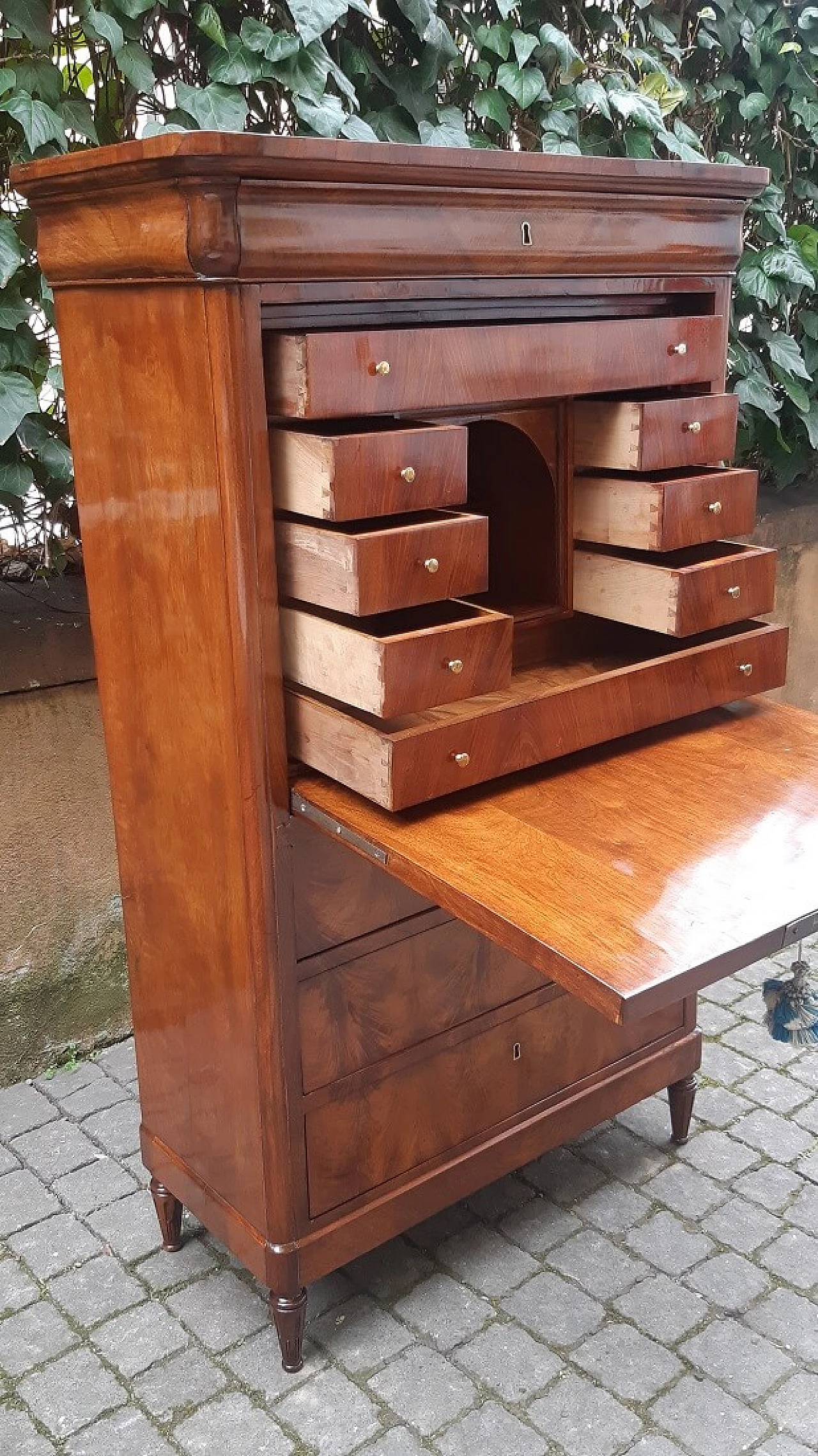 Louis-Philippe style walnut veneer secretaire with flap, 19th century 6