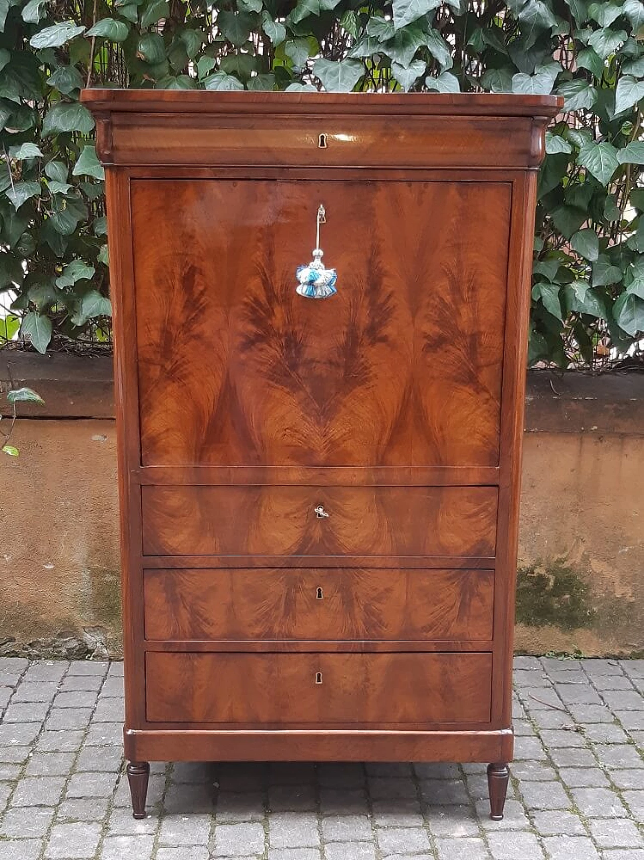 Louis-Philippe style walnut veneer secretaire with flap, 19th century 13