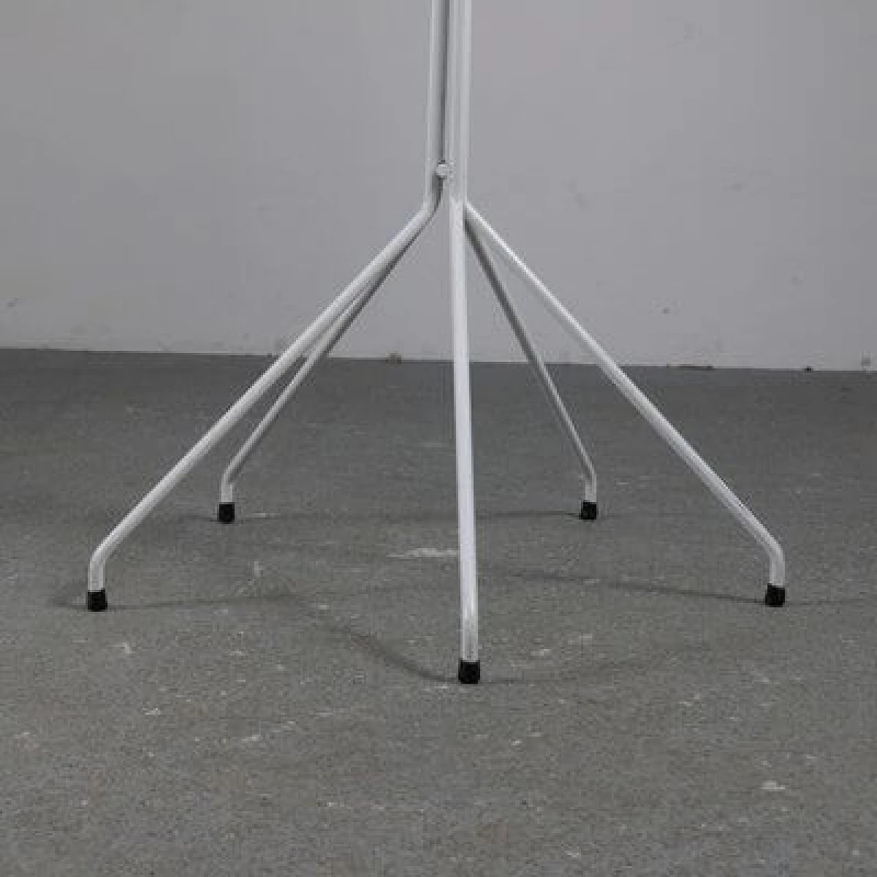 White lacquered metal coat rack, 1970s 5