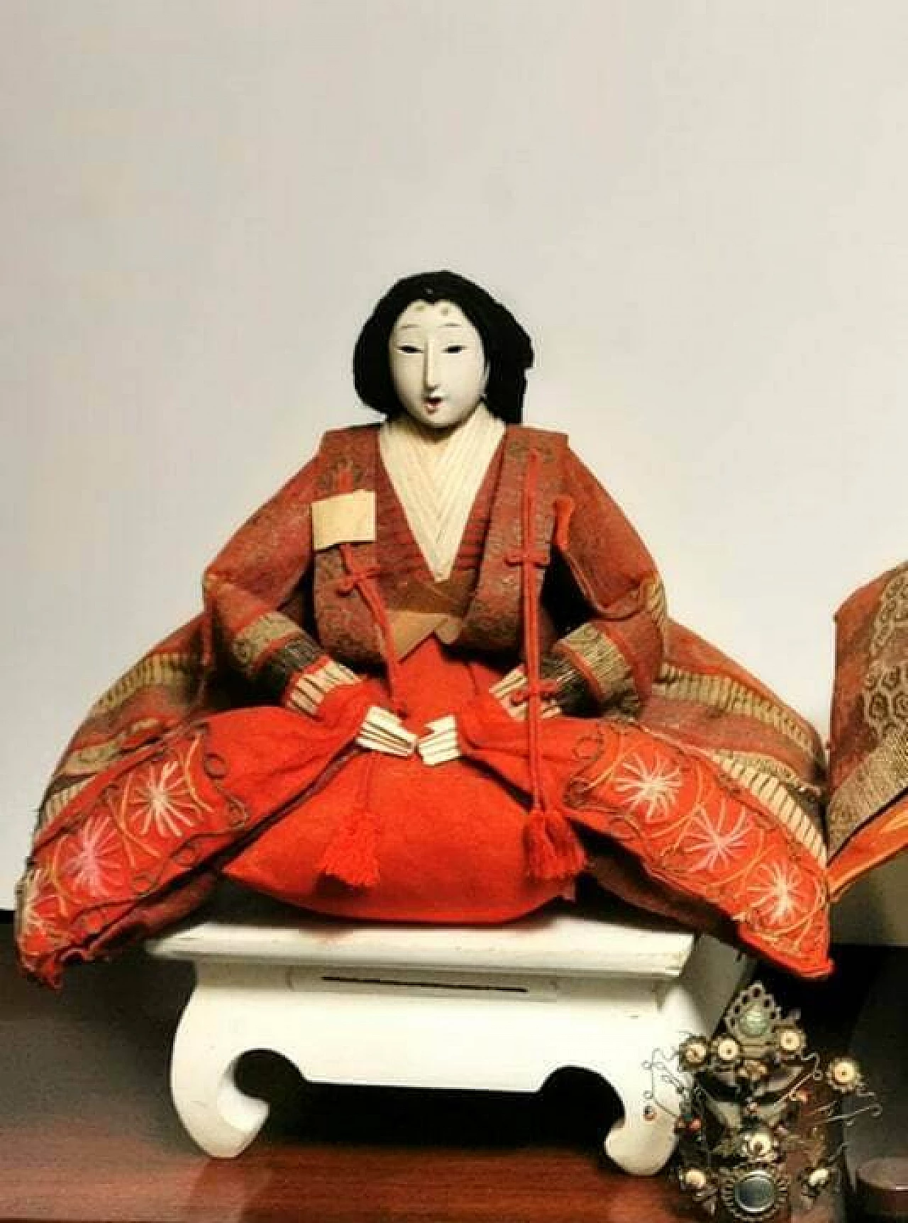 Pair of Japanese dolls of Emperor and Empress Hina Ningyo, late 19th century 8