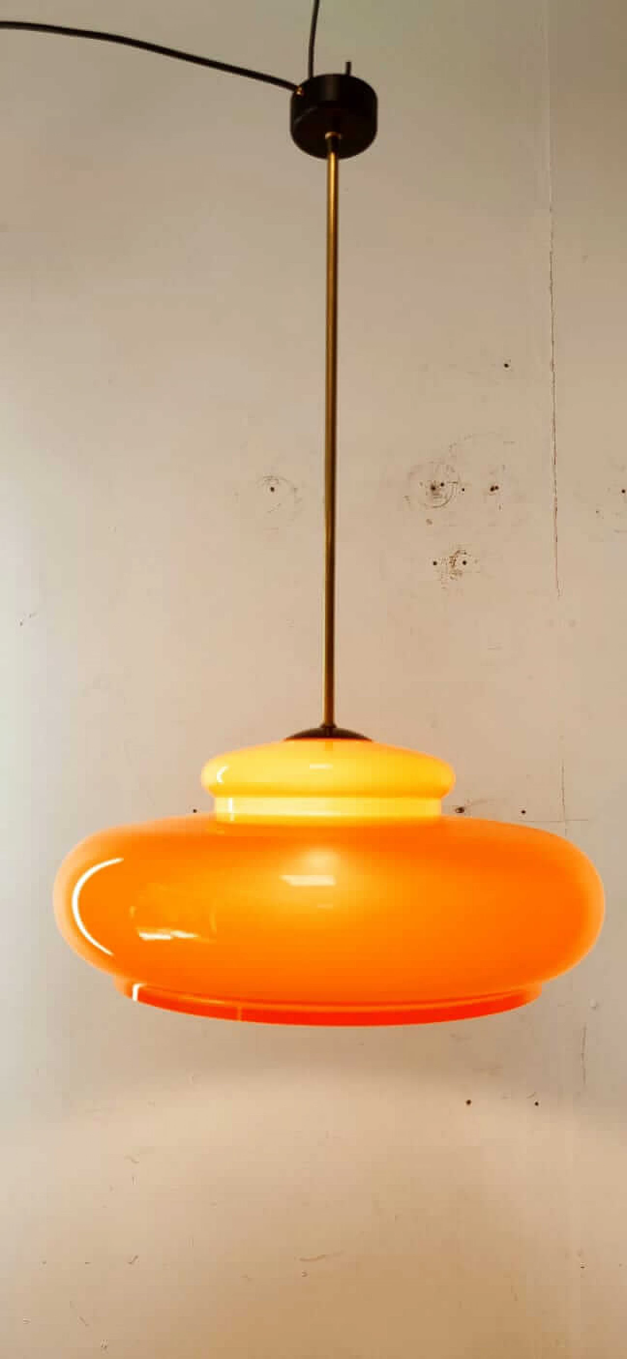 Lampadario con asta in ottone, anni '70 4