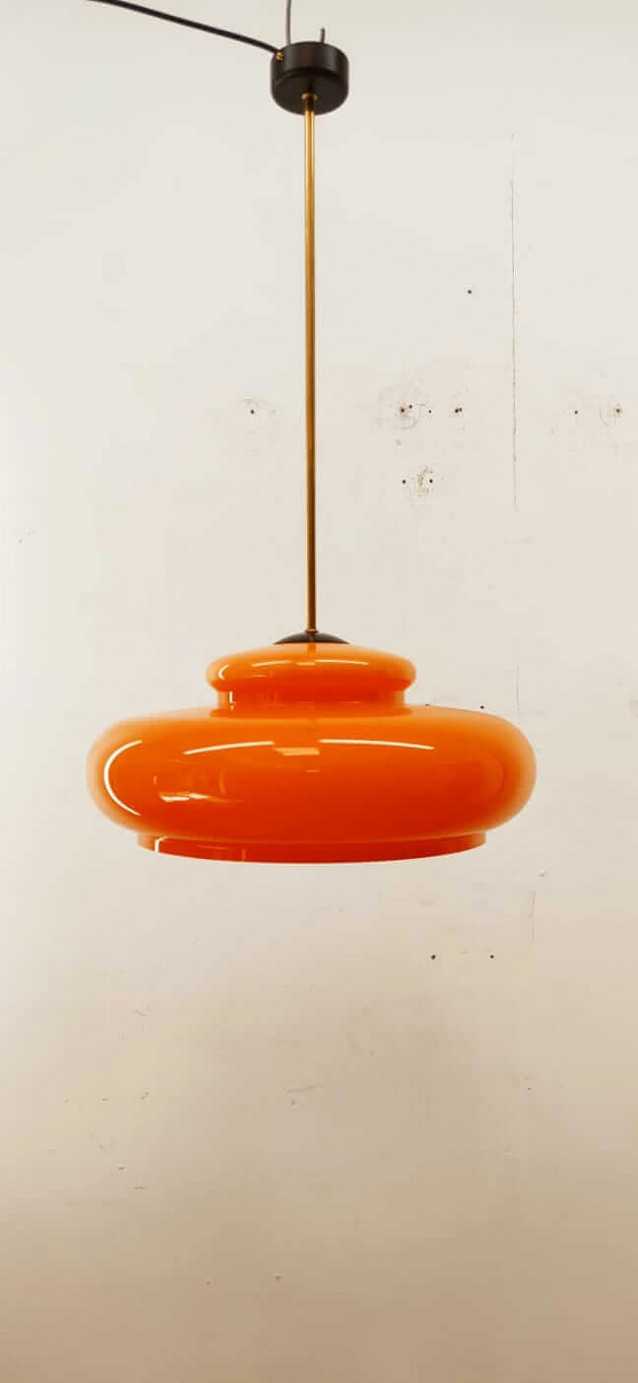 Lampadario con asta in ottone, anni '70 7