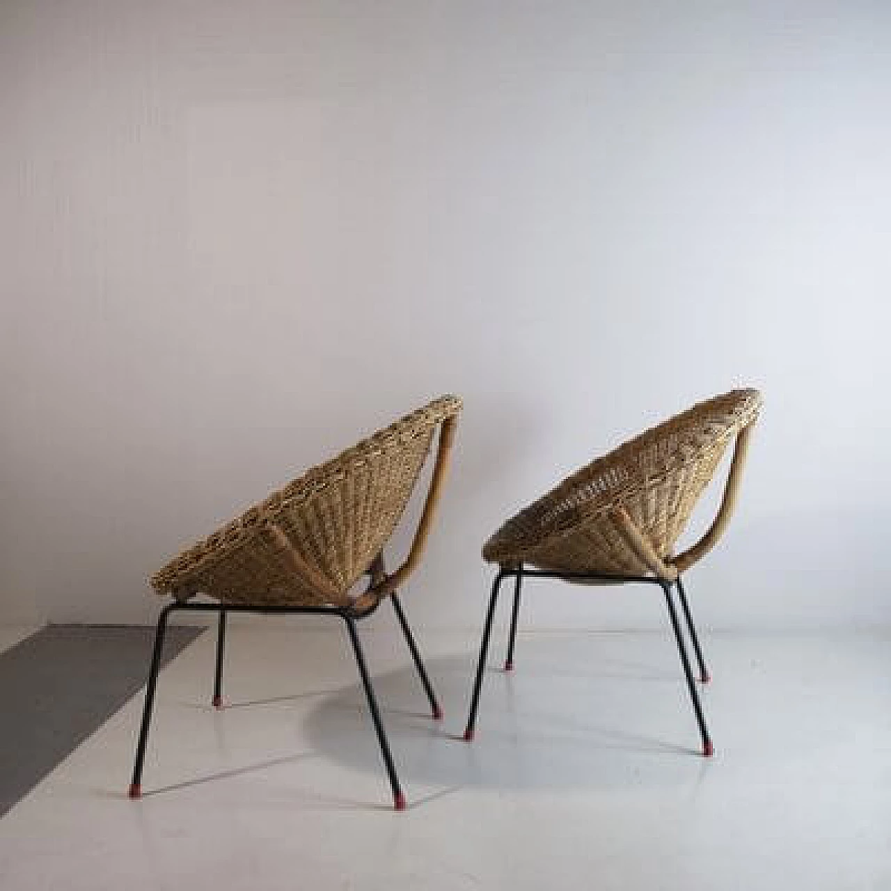 Pair of wicker Egg chairs, 1950s 3