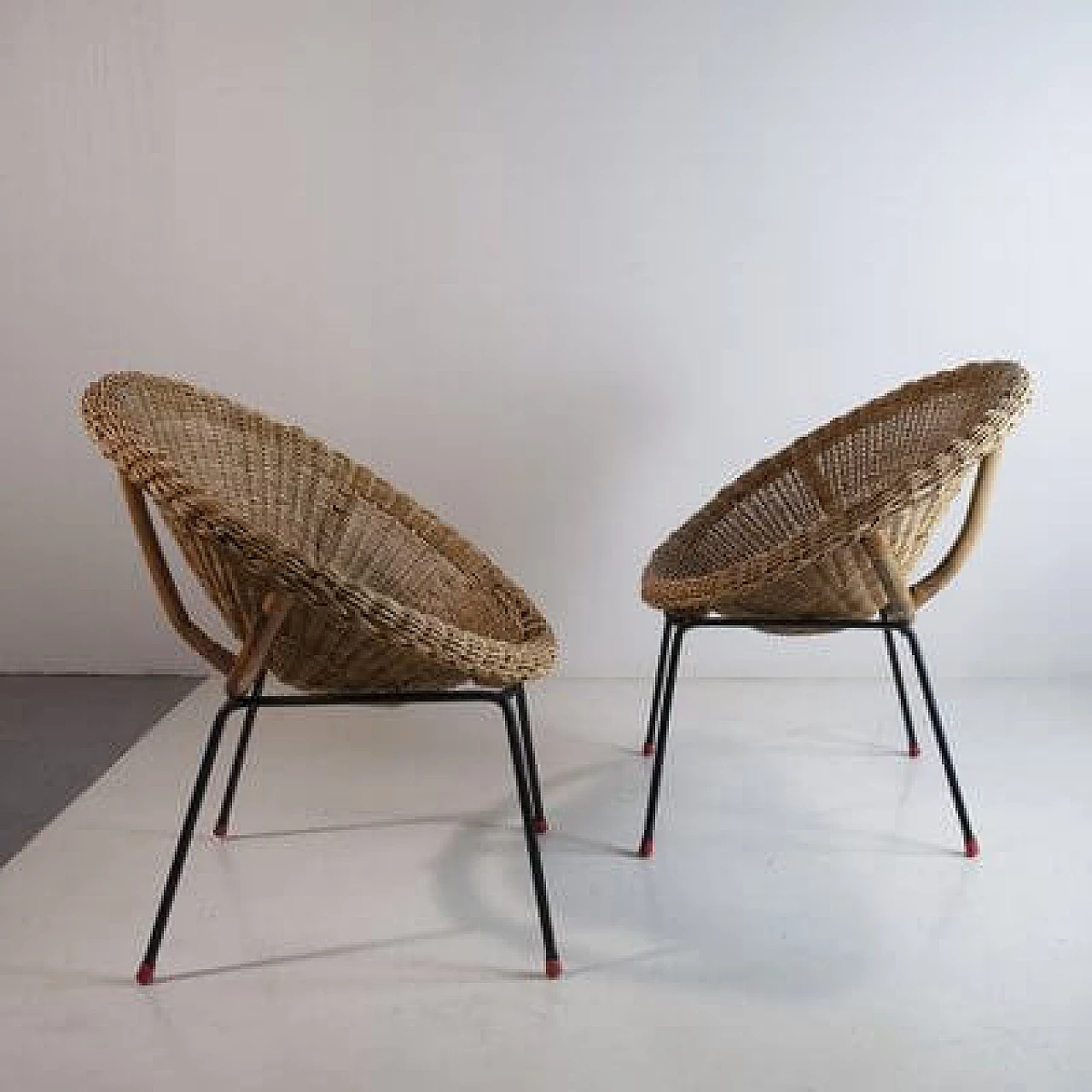 Pair of wicker Egg chairs, 1950s 5